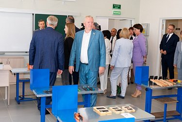 В новую школу в новый учебный год